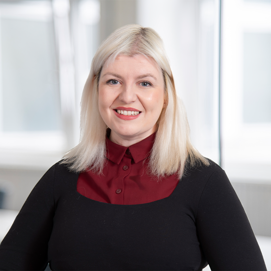 Headshot of Deborah Quinn